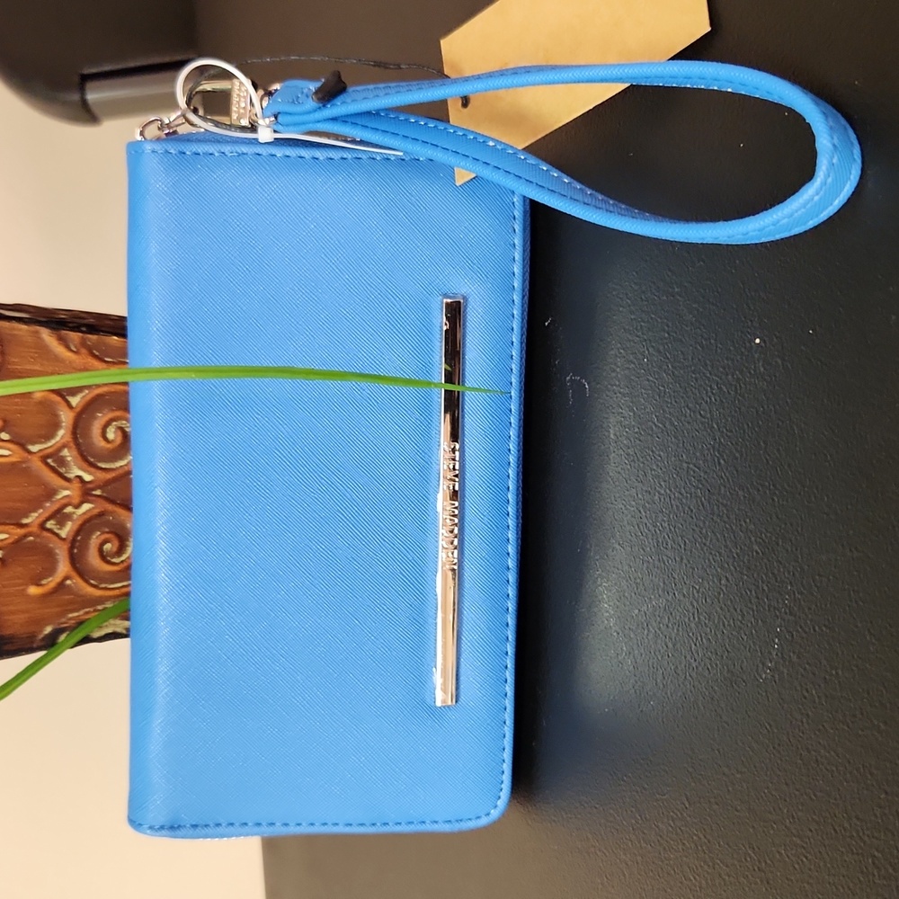 Steve Madden Vibrant Blue Wristlet Wallet